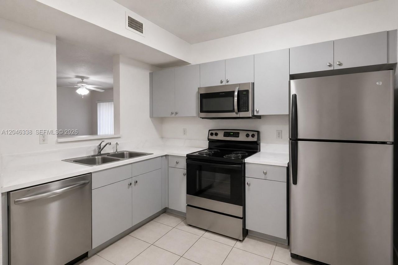 1103 Golden Lakes Blvd, Unit 1013, West Palm Beach, FL 33411 Photo