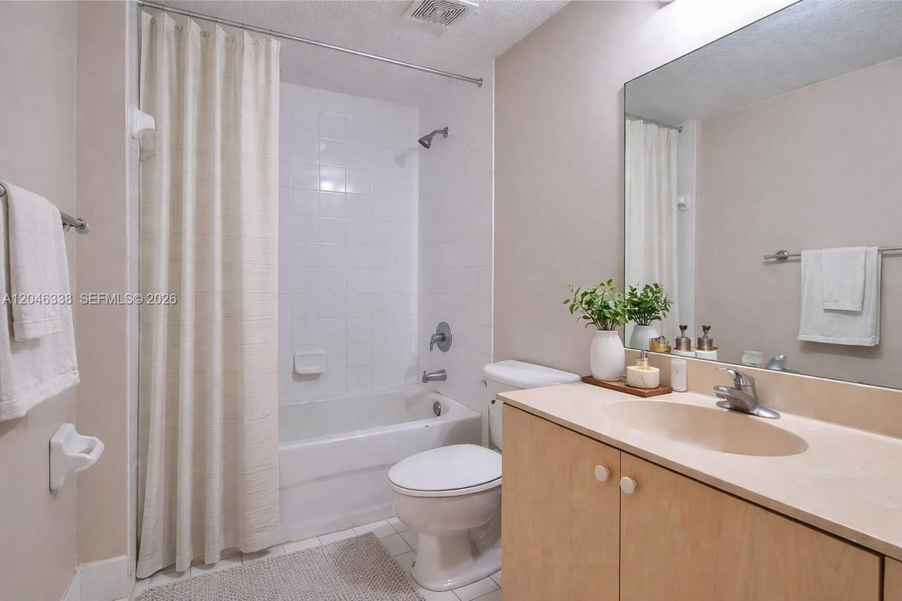 1103 Golden Lakes Blvd, Unit 1013, West Palm Beach, FL 33411 Photo