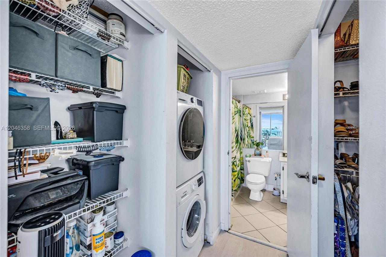 7601 E Treasure Dr, Unit 2412, North Bay Village, FL 33141 Photo