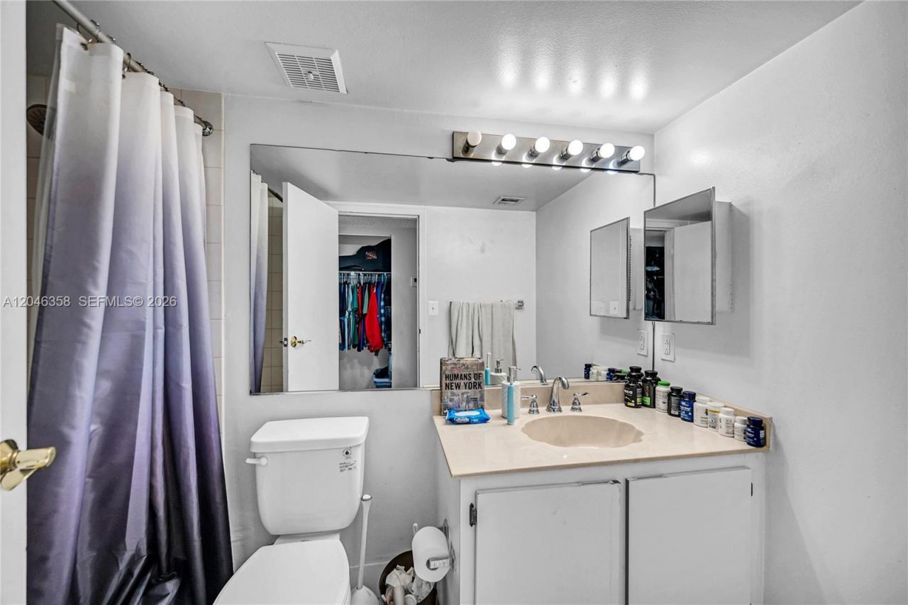 7601 E Treasure Dr, Unit 2412, North Bay Village, FL 33141 Photo