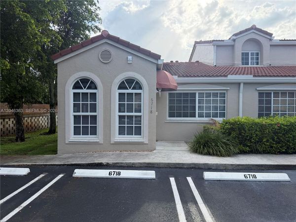 6718 NW 166th Ter, Unit 301, Miami Lakes, FL 33014