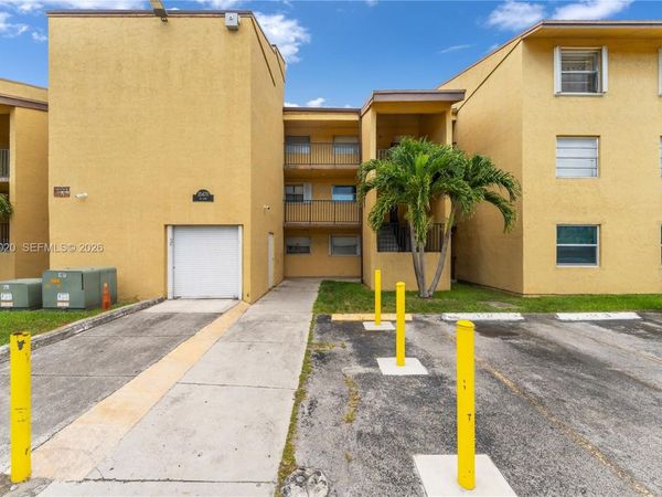 15470 SW 82nd Ln , Unit 327, Miami, FL 33193