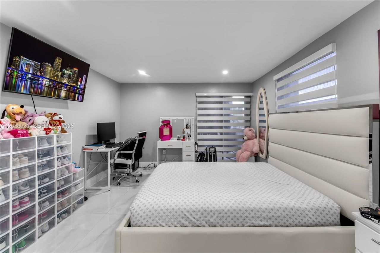 15470 SW 82nd Ln , Unit 327, Miami, FL 33193 Photo