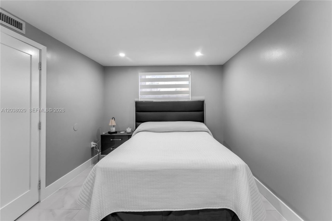 15470 SW 82nd Ln , Unit 327, Miami, FL 33193 Photo