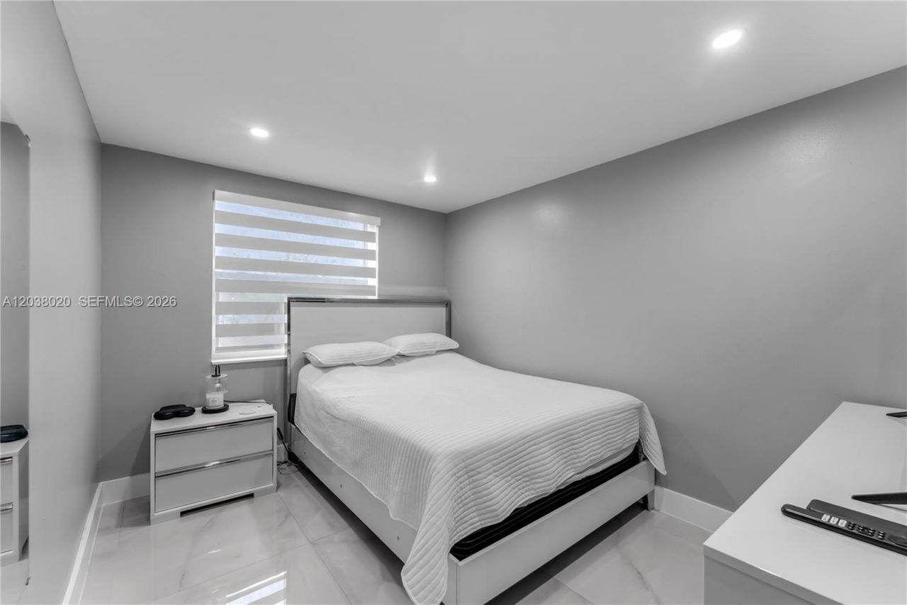 15470 SW 82nd Ln , Unit 327, Miami, FL 33193 Photo