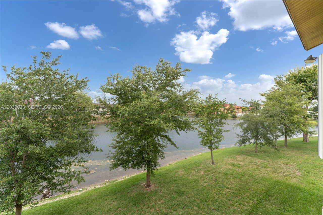 15470 SW 82nd Ln , Unit 327, Miami, FL 33193 Photo