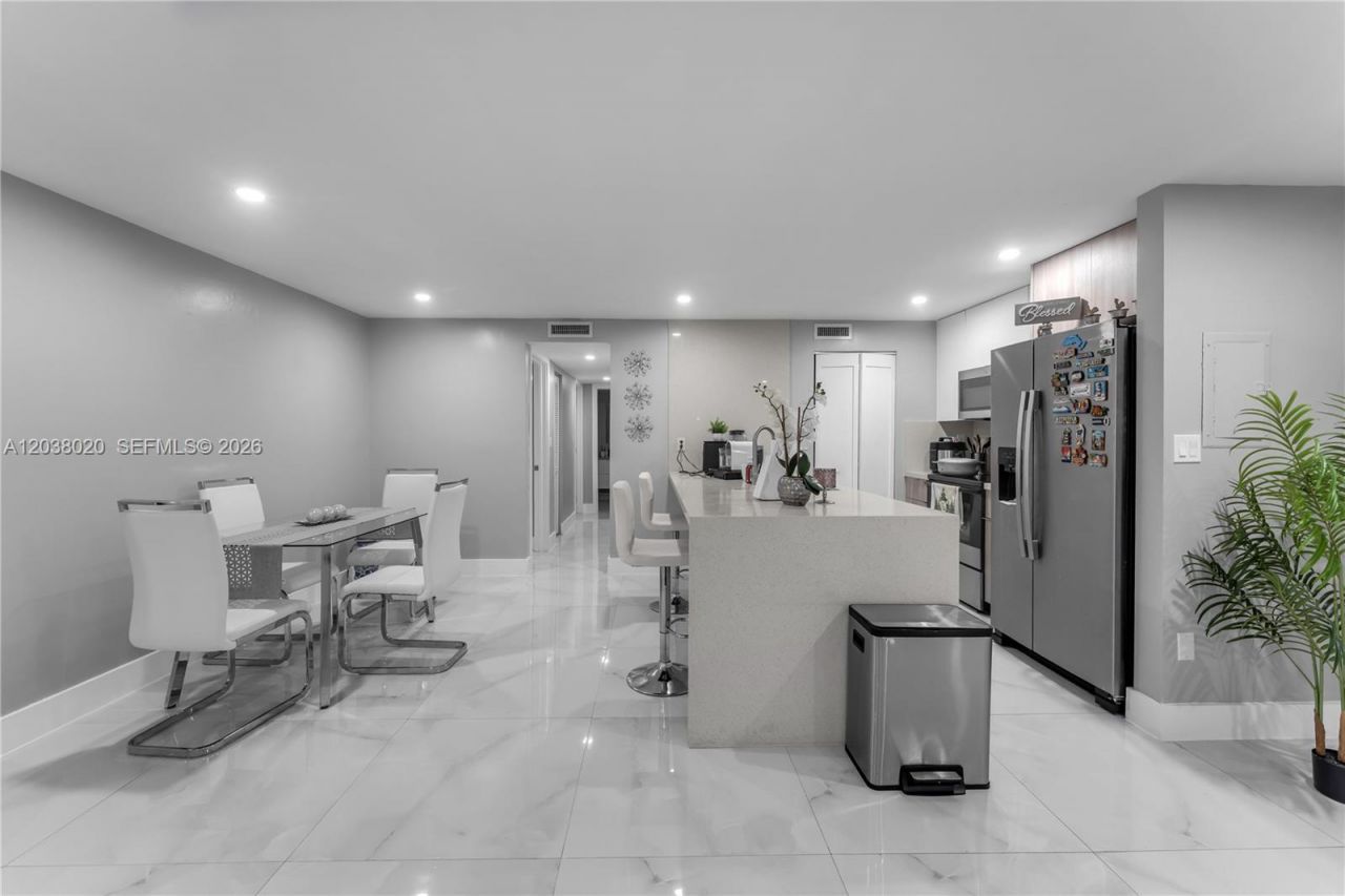15470 SW 82nd Ln , Unit 327, Miami, FL 33193 Photo