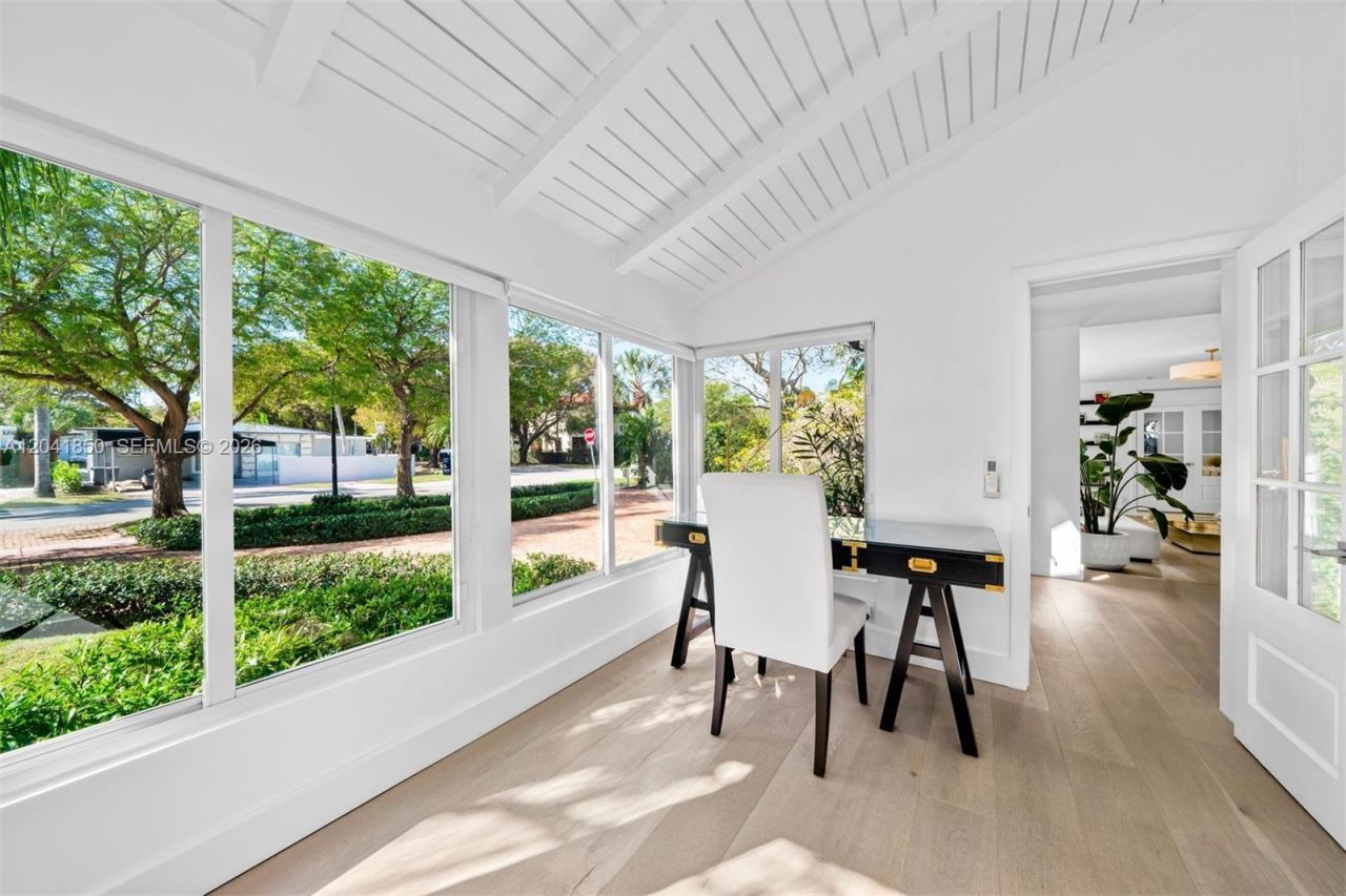 939 W 47th Ct , Miami Beach, FL 33140 Photo