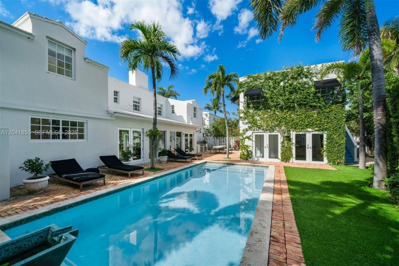 939 W 47th Ct , Miami Beach, FL 33140 Photo