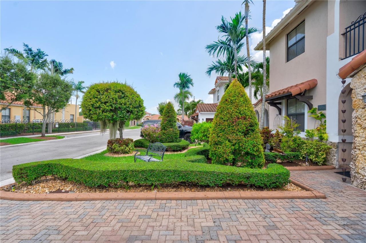 1016 NW 99th Psge , Unit 1016, Miami, FL 33172 Photo