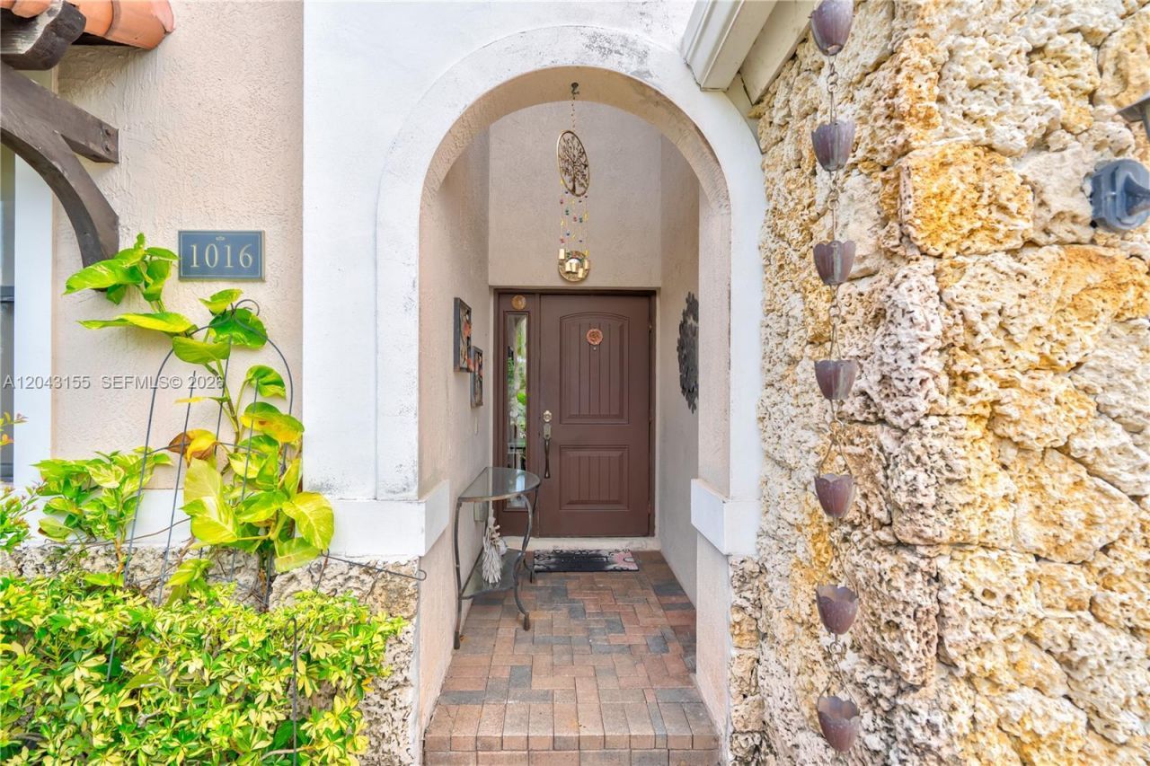 1016 NW 99th Psge , Unit 1016, Miami, FL 33172 Photo