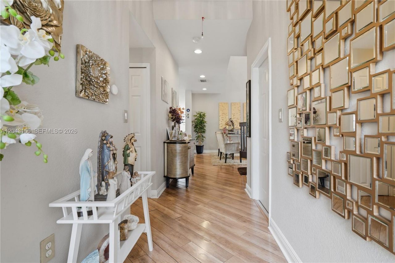 1016 NW 99th Psge , Unit 1016, Miami, FL 33172 Photo