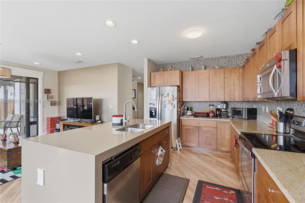 1016 NW 99th Psge , Unit 1016, Miami, FL 33172 Photo