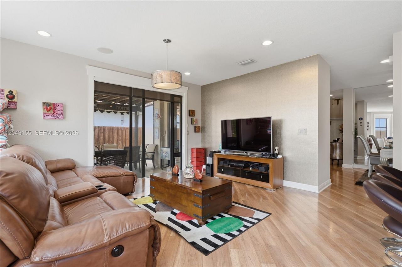 1016 NW 99th Psge , Unit 1016, Miami, FL 33172 Photo