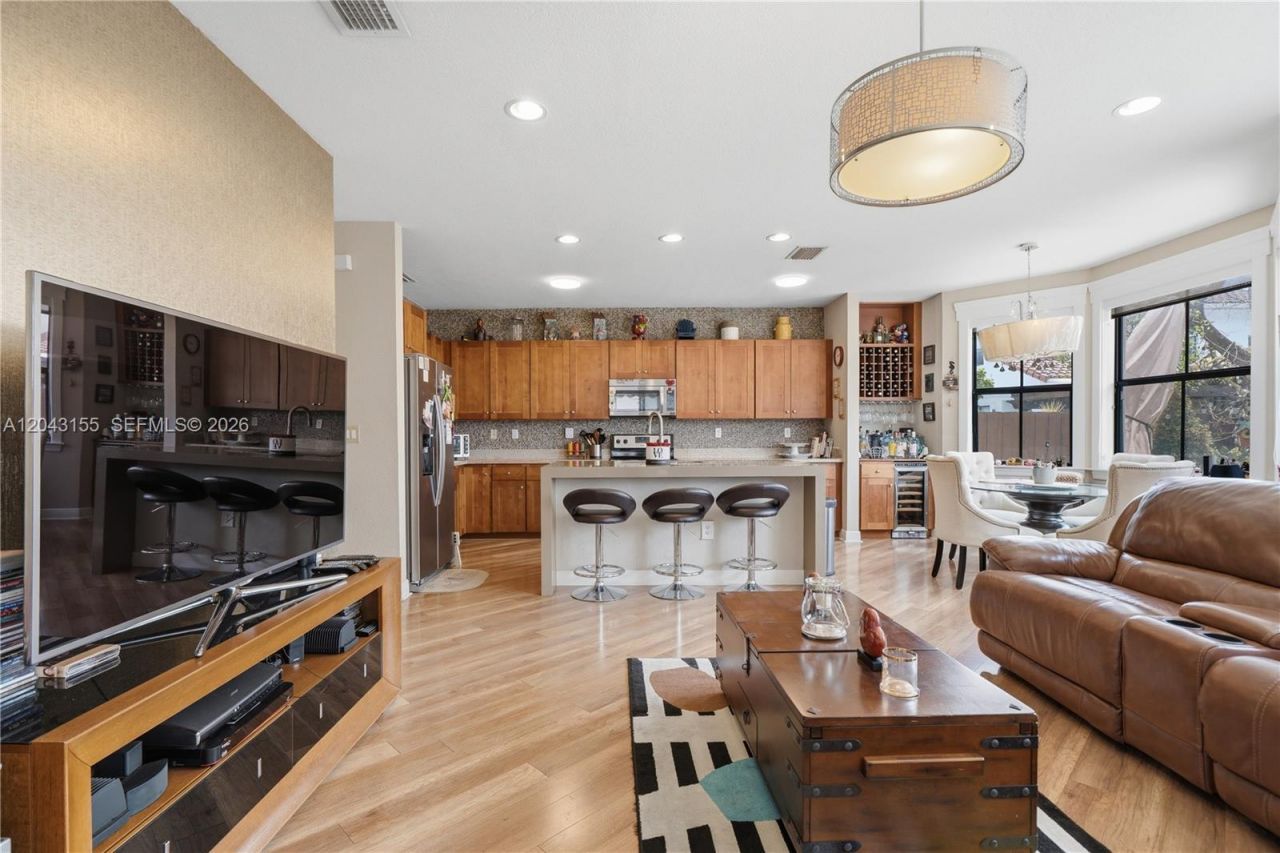 1016 NW 99th Psge , Unit 1016, Miami, FL 33172 Photo