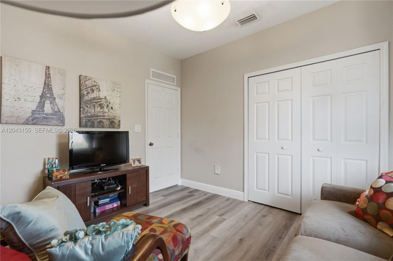 1016 NW 99th Psge , Unit 1016, Miami, FL 33172 Photo