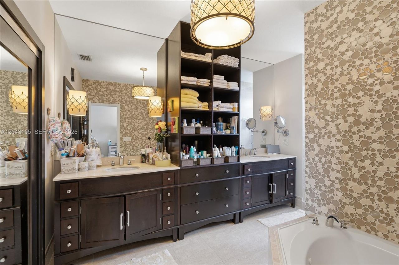 1016 NW 99th Psge , Unit 1016, Miami, FL 33172 Photo