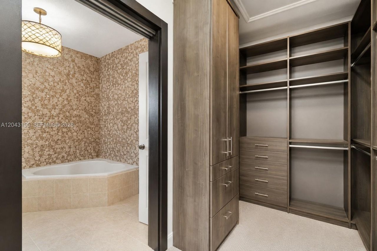 1016 NW 99th Psge , Unit 1016, Miami, FL 33172 Photo