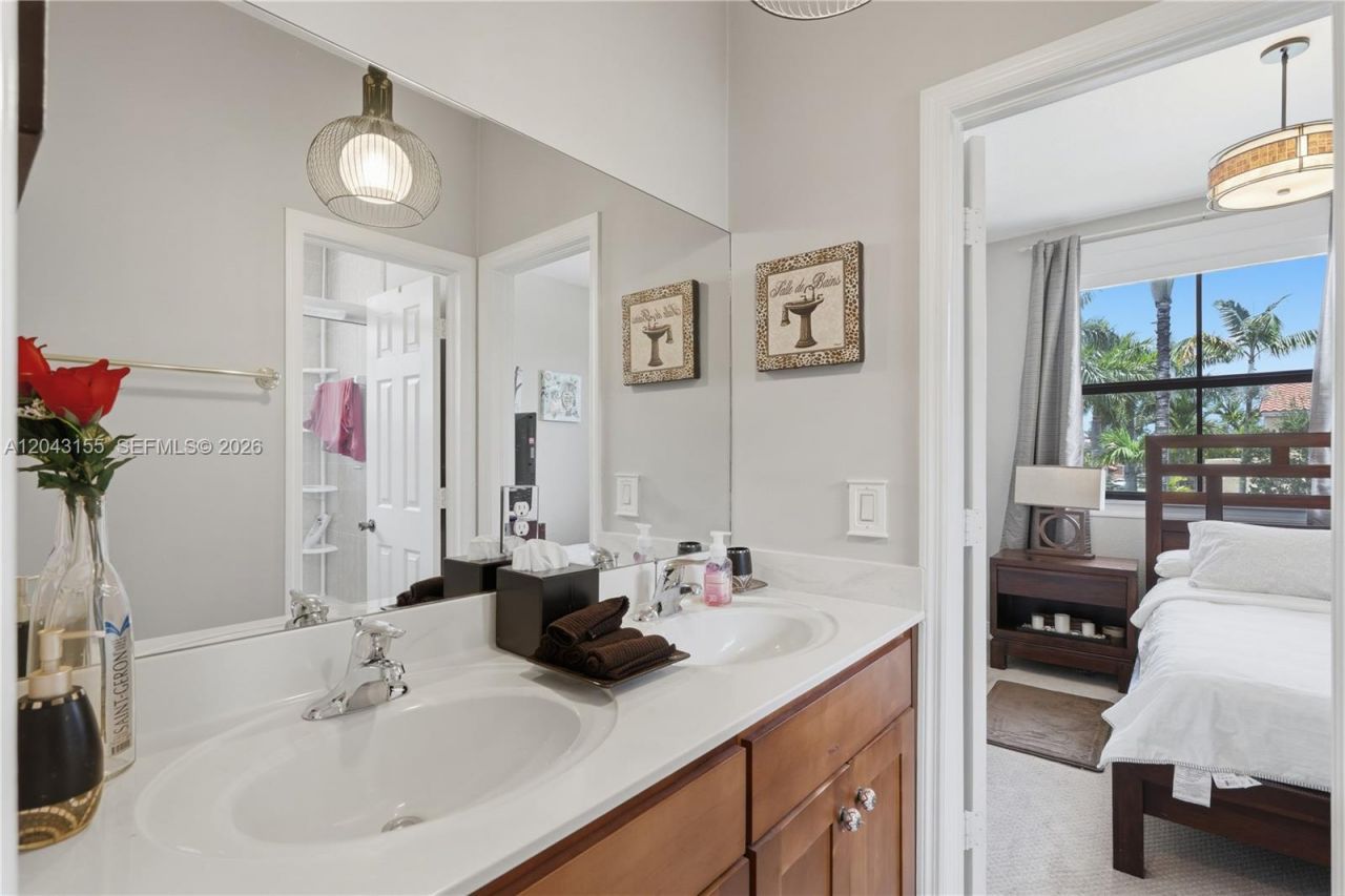1016 NW 99th Psge , Unit 1016, Miami, FL 33172 Photo