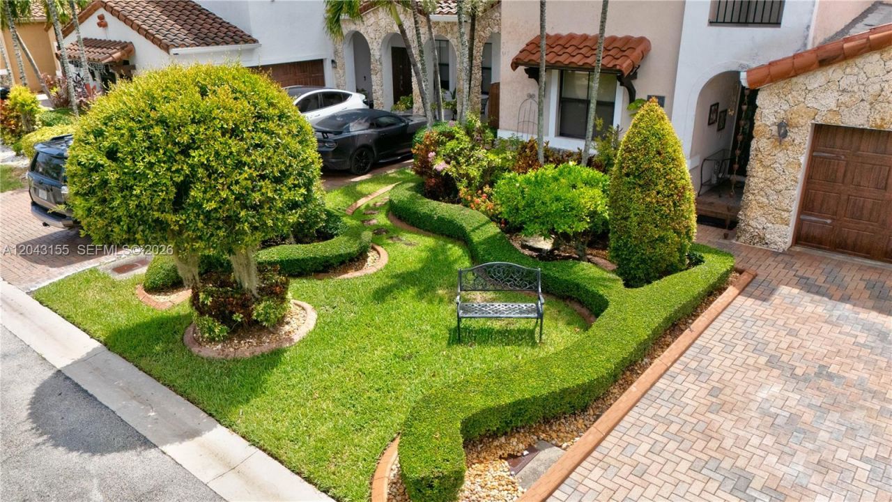 1016 NW 99th Psge , Unit 1016, Miami, FL 33172 Photo