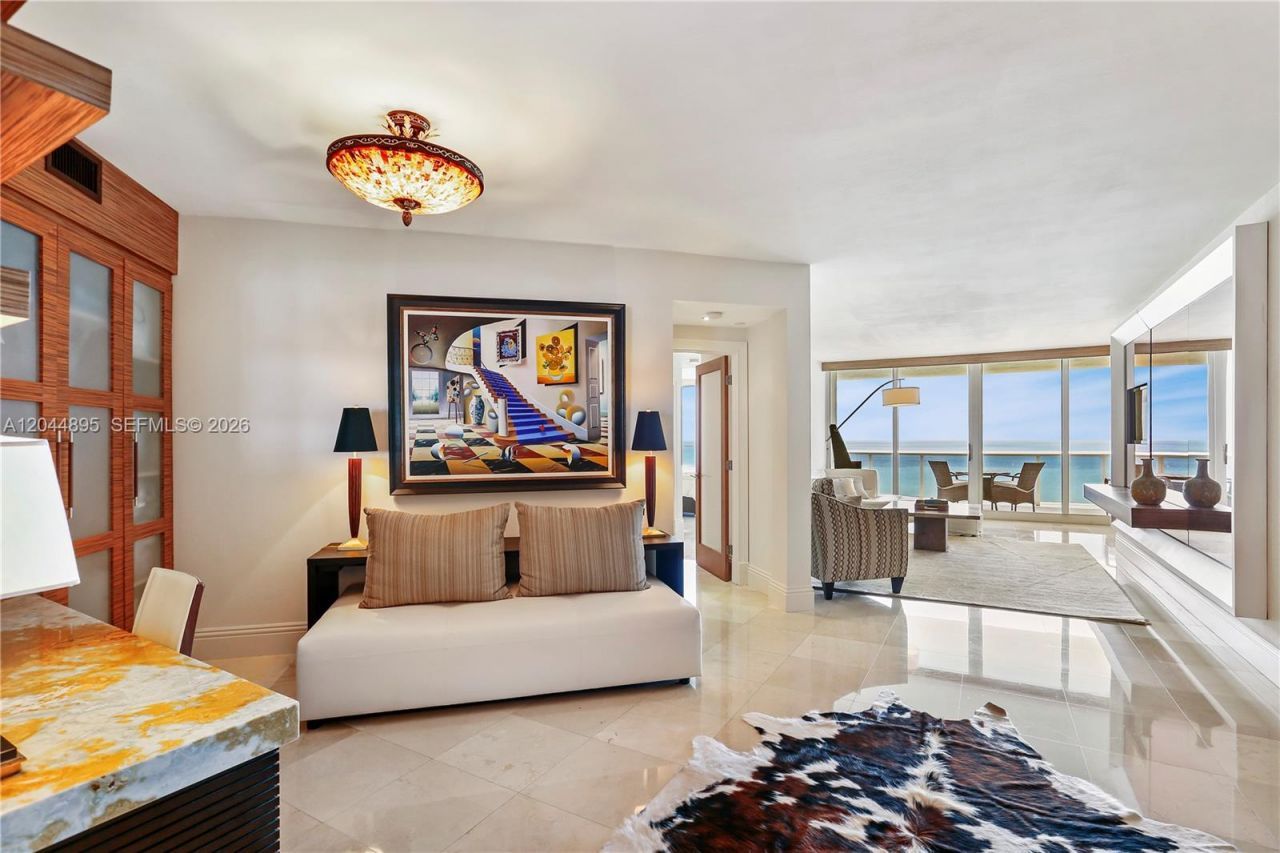 4779 Collins Ave , Unit 3102, Miami Beach, FL 33140 Photo