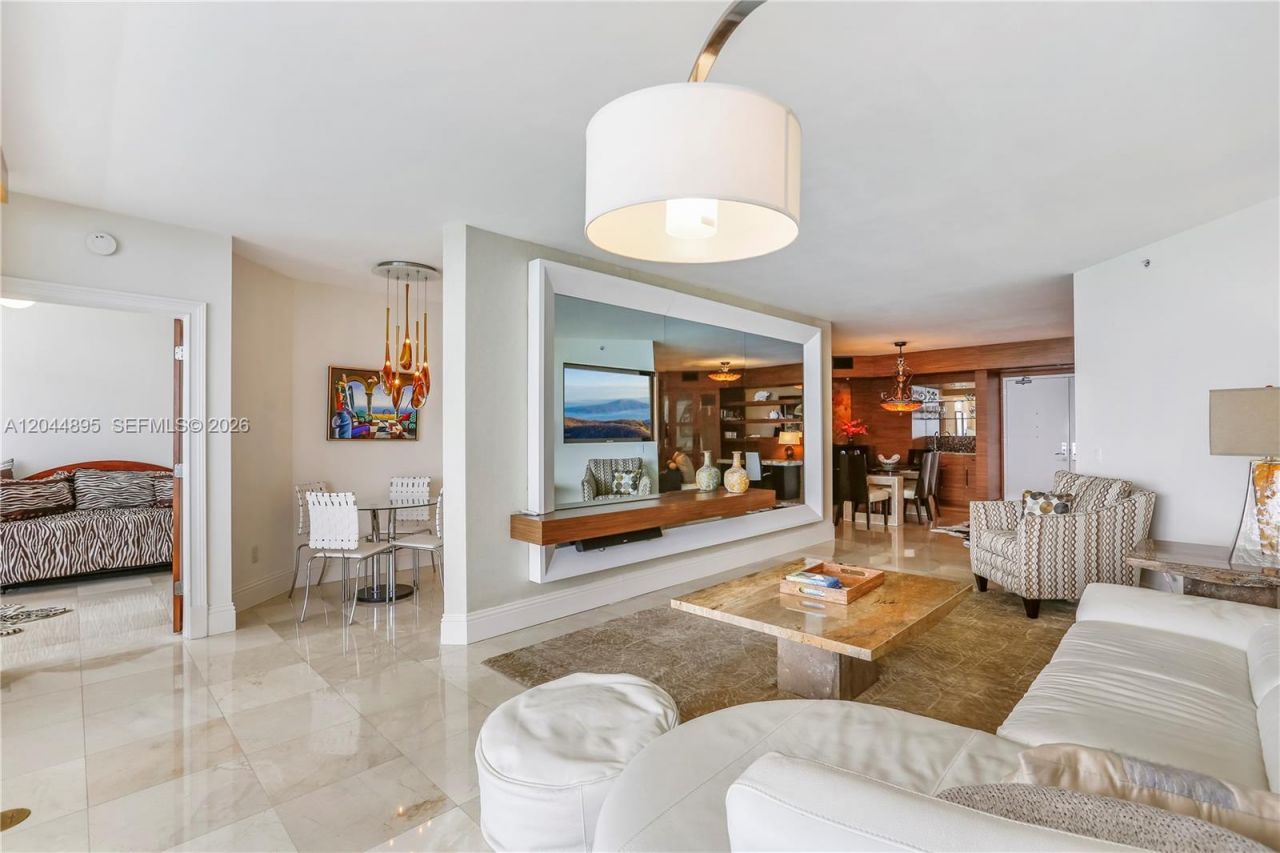 4779 Collins Ave , Unit 3102, Miami Beach, FL 33140 Photo