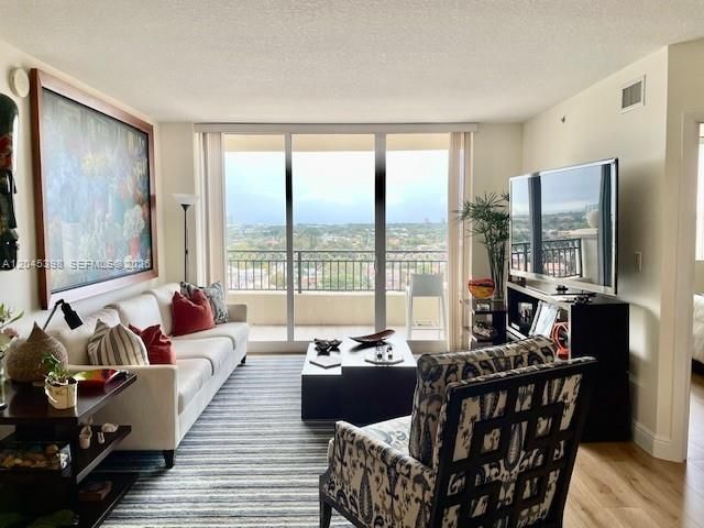 3232 SW 22nd Ter, Unit 1303, Miami, FL 33145 Photo