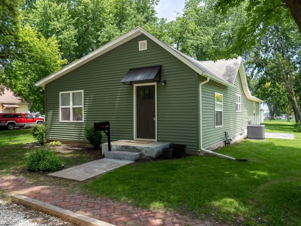314 N 2nd Avenue, Chenoa, IL 61726