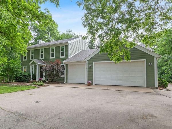 1703 Bark River DRIVE, Hartland, WI 53029