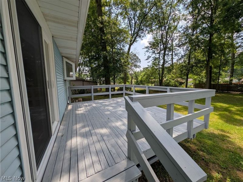 18015 Hillcrest Drive, Lake Milton, OH 44429 Photo 11