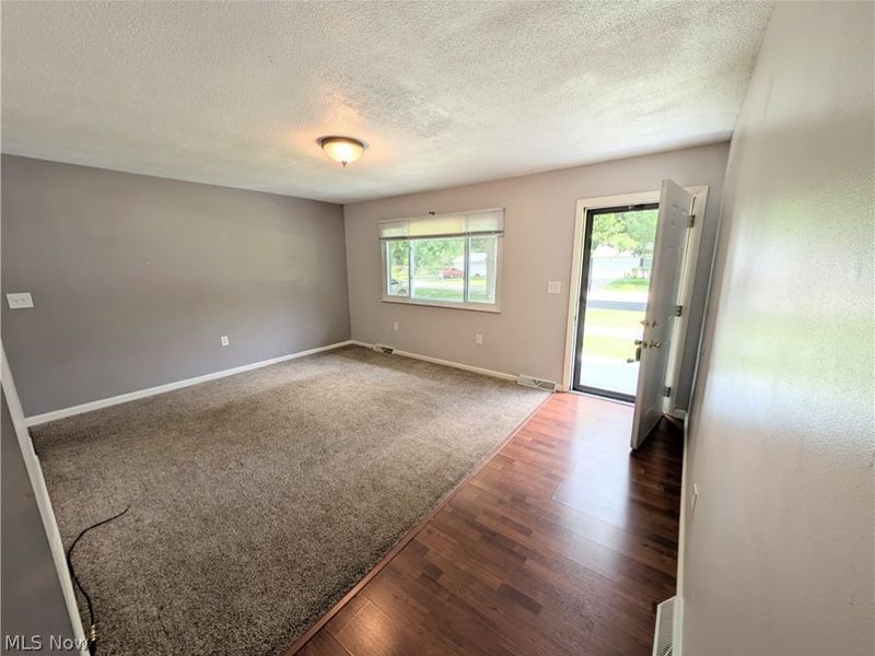 18015 Hillcrest Drive, Lake Milton, OH 44429 Photo 23