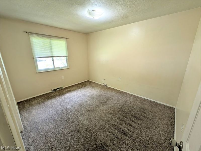 18015 Hillcrest Drive, Lake Milton, OH 44429 Photo 28