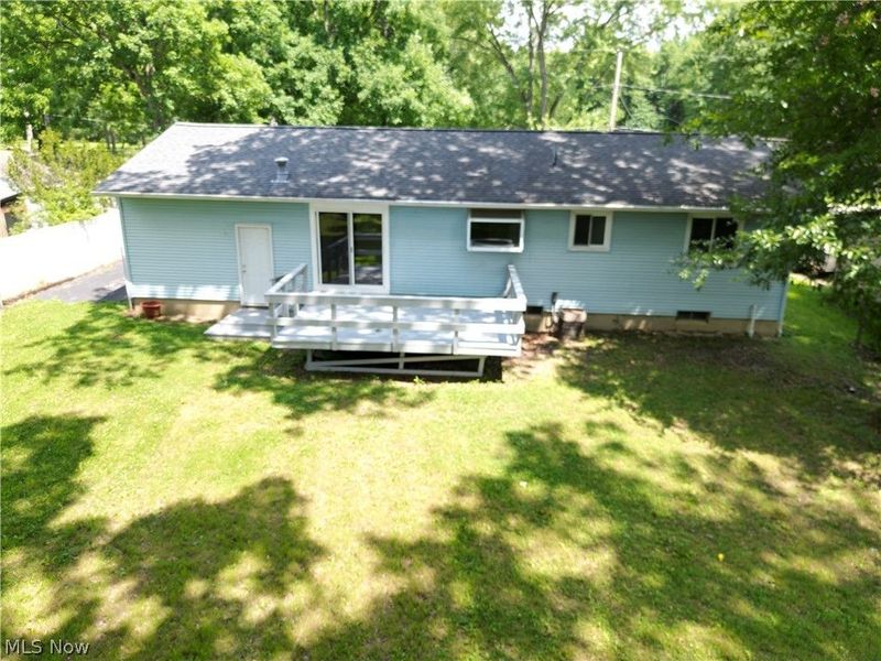 18015 Hillcrest Drive, Lake Milton, OH 44429 Photo 8
