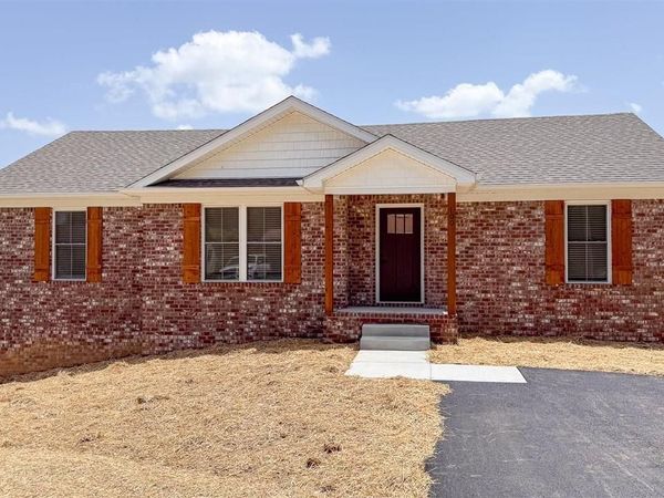100 Robin Drive , Glasgow, KY 42141