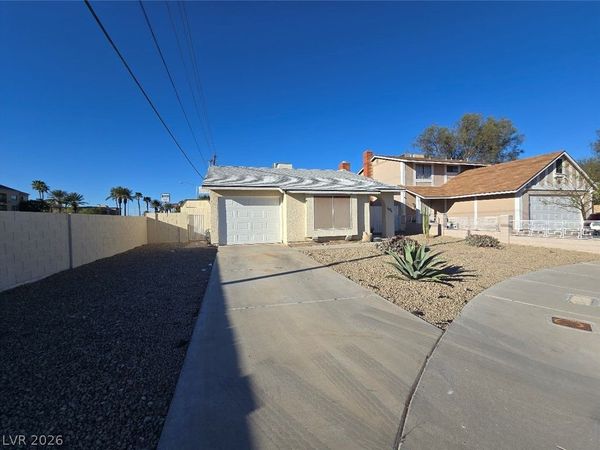 6676 Fredonia Drive , Las Vegas, NV 89108