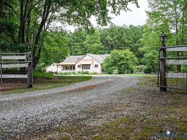 4215 Newville Road, Waverly, VA 23890