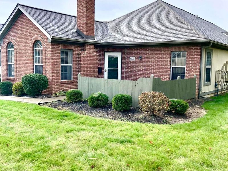 6835 Villabrook Drive , Columbus, OH 43235 Photo 2