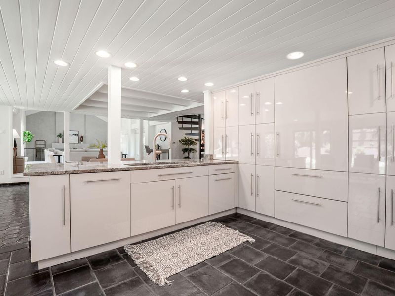 4051 The Old Poste Road, Columbus, OH 43221 Photo 18