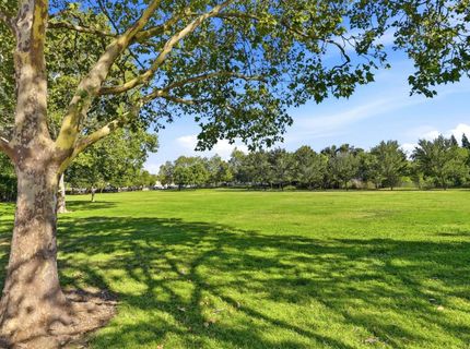 8804 Bradbury Ct, Elk Grove, CA 95624 Photo