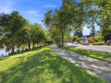 8804 Bradbury Ct, Elk Grove, CA 95624 Photo