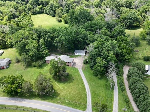3325 Freeman Hollow Rd , Goodlettsville, TN 37072
