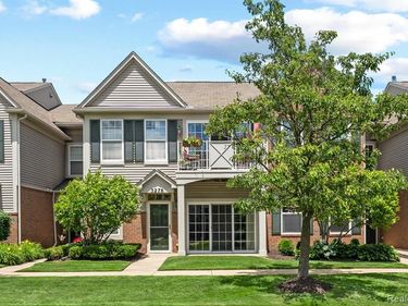 3276 Theodore E, Wixom, MI 48393