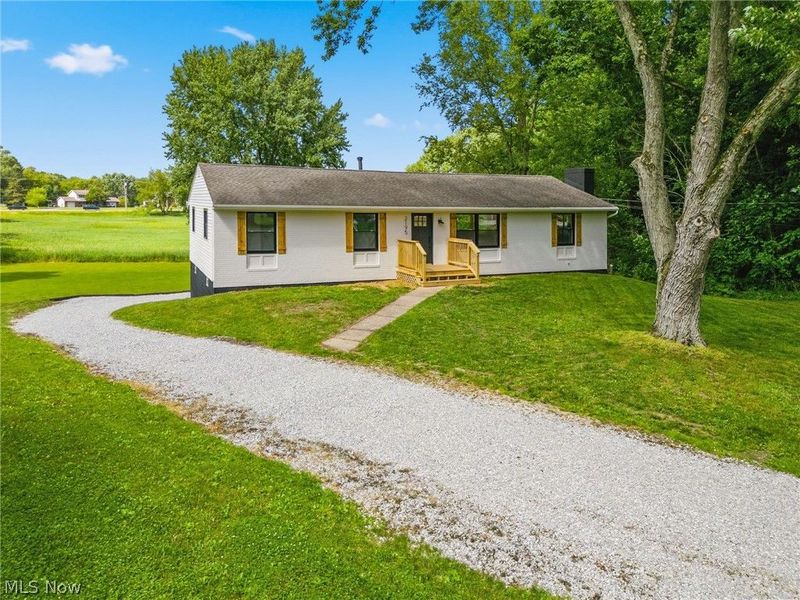 2195 Yorktown Street NW, Uniontown, OH 44685 Photo 1
