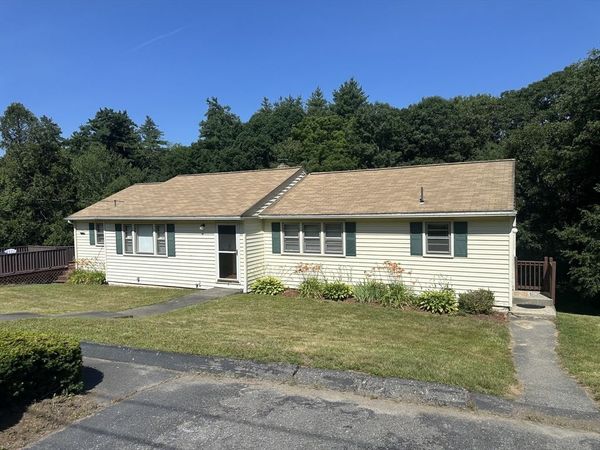 11 Woodside Dr, Unit A, Sterling, MA 01564