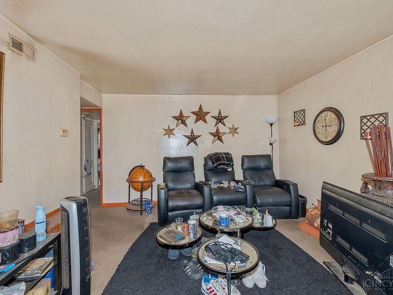 2370 Losantiville Avenue, Golf Manor, OH 45237 Photo 20