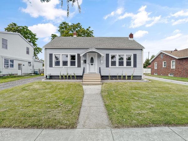 303 E William Street, Maumee, OH 43537