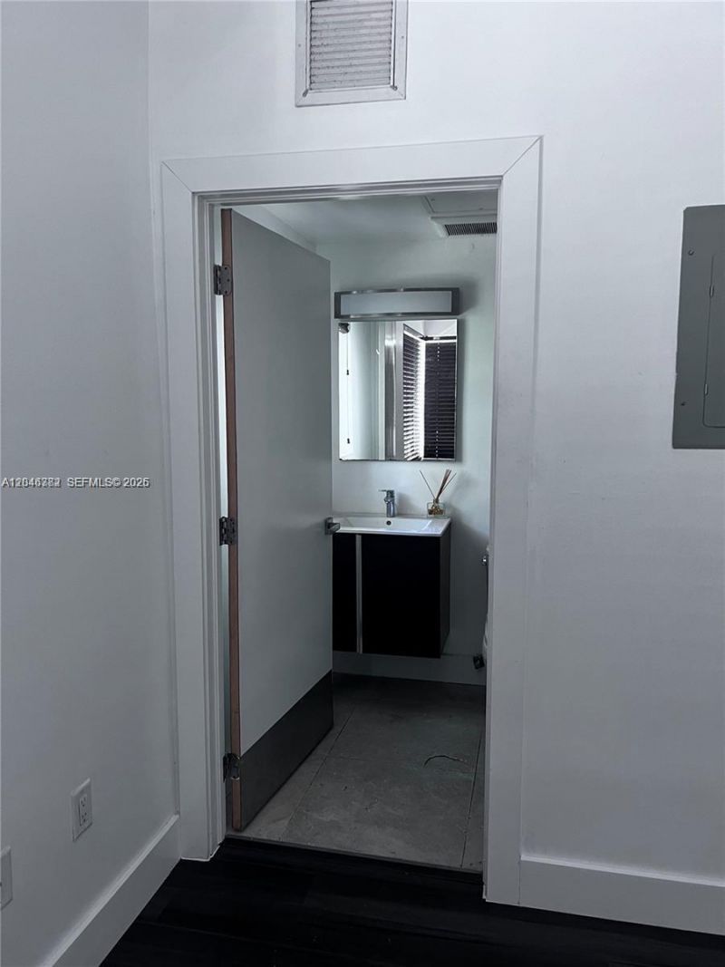 557 Michigan Ave , Unit 115, Miami Beach, FL 33139 Photo
