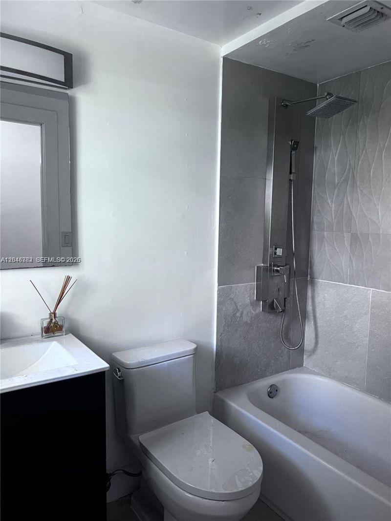 557 Michigan Ave , Unit 115, Miami Beach, FL 33139 Photo