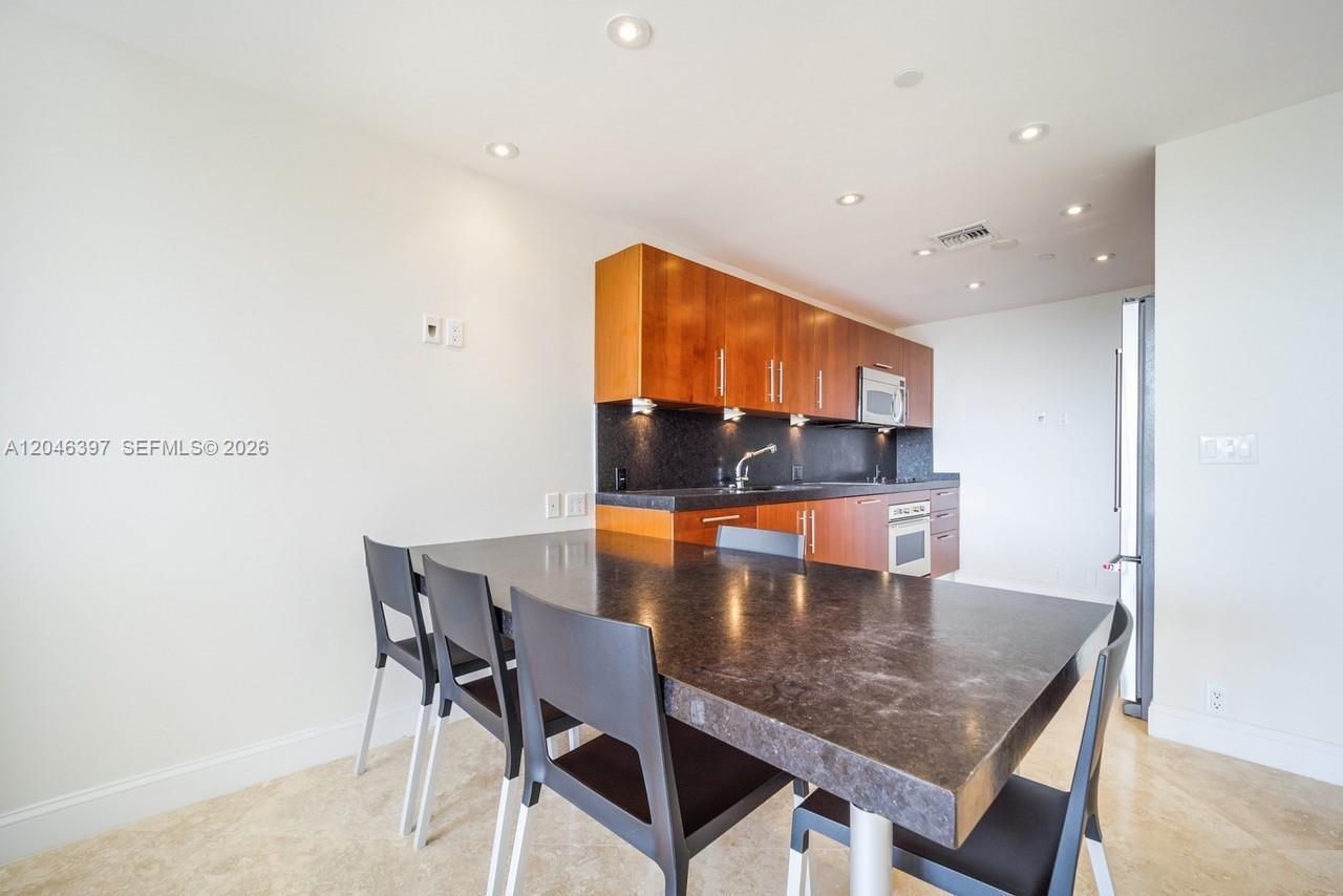 151 Crandon Blvd, Unit 439, Key Biscayne, FL 33149 Photo