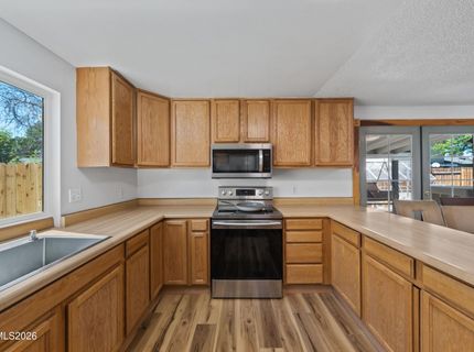 852 E York Way, Sparks, NV 89434 Photo